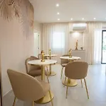 Nery Luxury Sea View 4*