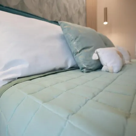 Nery Luxury Sea View 4*