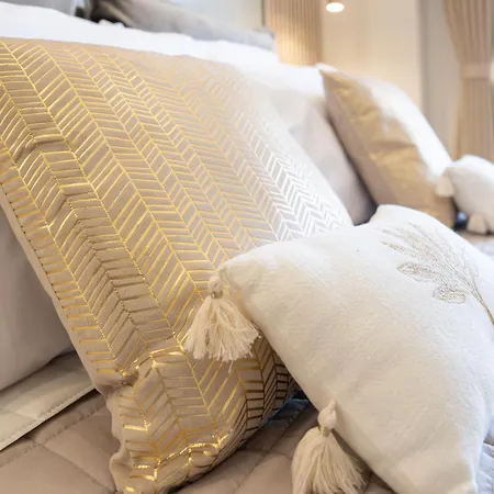 Nery Luxury