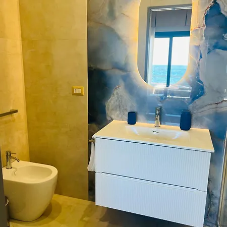 招待所 Nery Luxury Sea View 4*